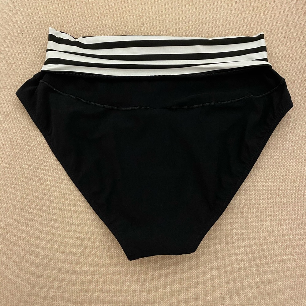 Striped bikini - Picture 3 of 4